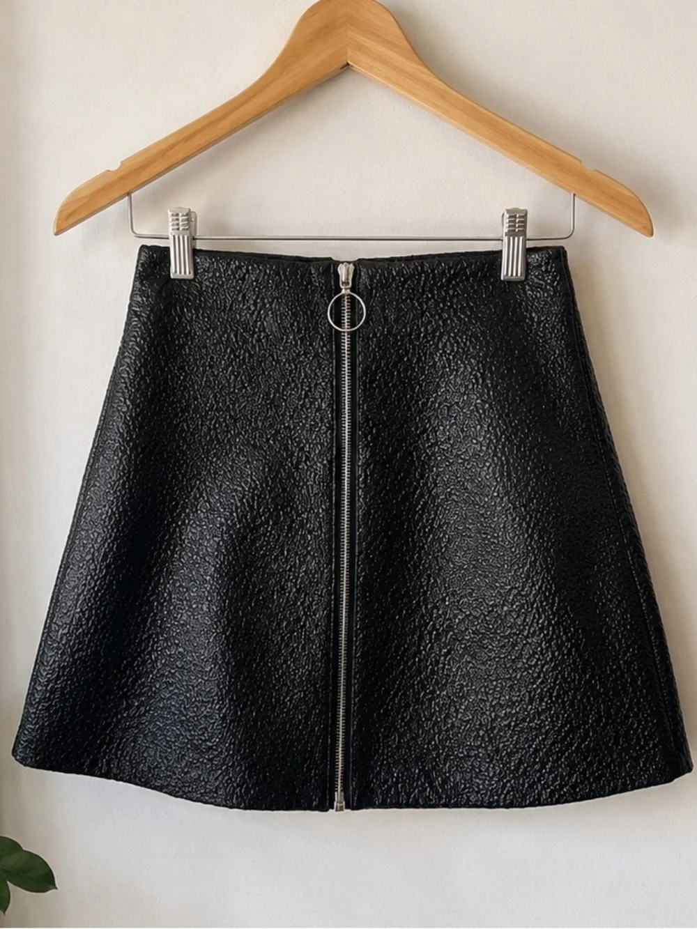 Maje Black Textured Faux Leather Mini Skirt | Front Zip | Size 4
